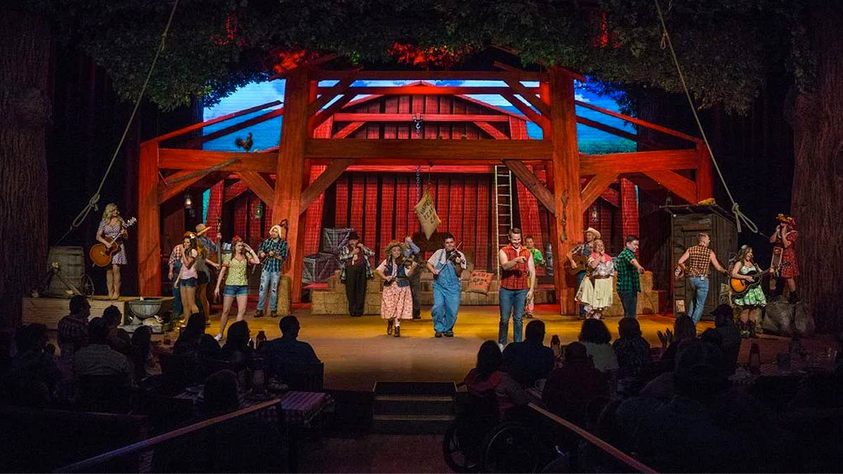 Performers at Hatfield & McCoy Dinner Theater in Pigeon Forge, Tennessee, USA